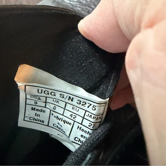 UGG Black Leather Leighton Chukka Boots - Size 9M